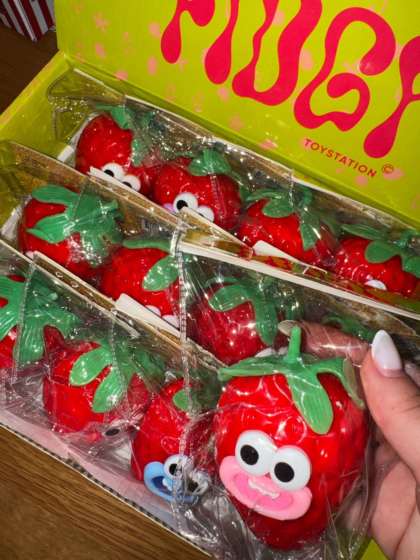 תות נידו/קליי גלוסי🍓