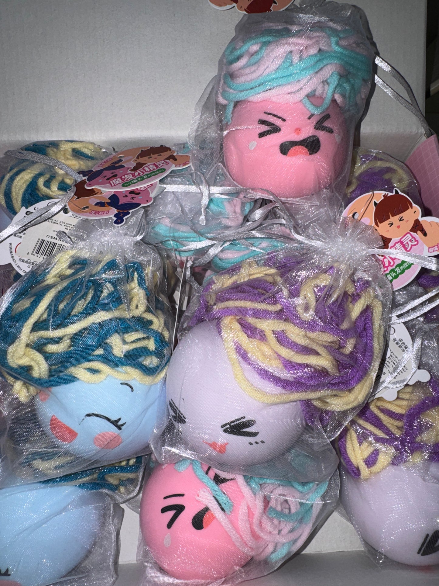 ילדת נידו עם שיער מצמר👧🏼💕